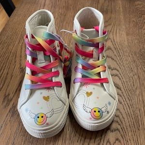 Brand new girls tennis shoes.